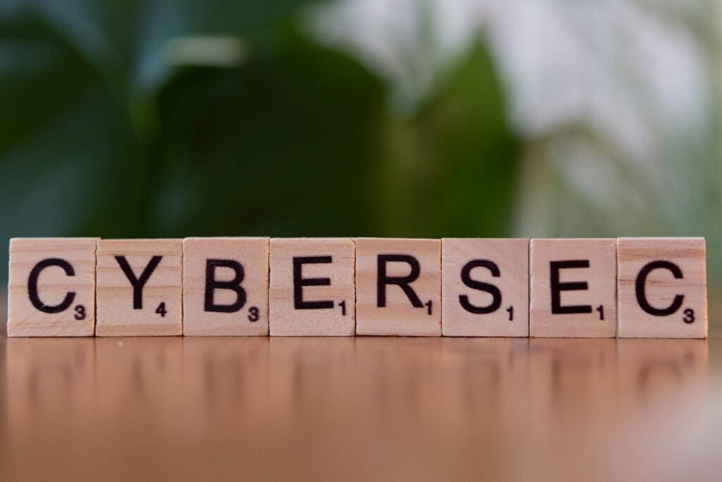 A picture showcasing the word cybersecurity